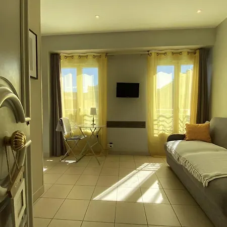 Holiday home Cenac Riviera No 5 - Massena *