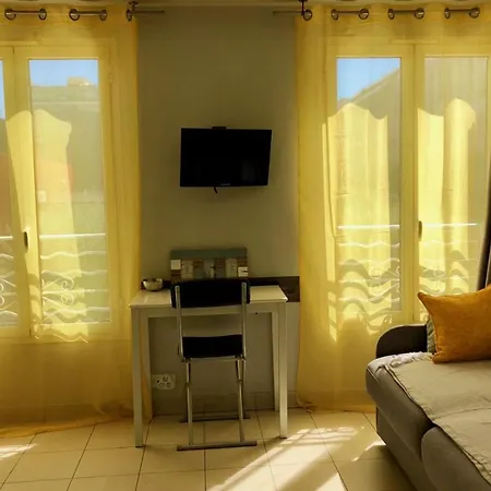 Holiday home Cenac Riviera No 5 - Massena *